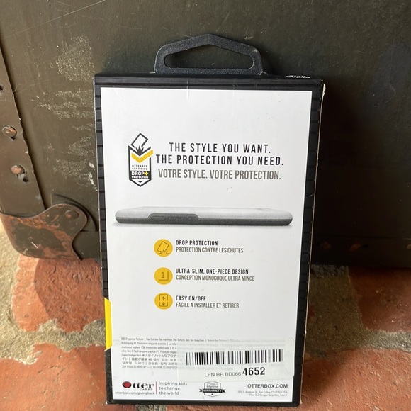 OtterBox Black Phone Case IPhone XR - Picture 4 of 5